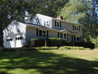 44 Center St, Groveland, MA 01834
