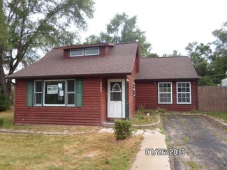 7704 E Sunset Dr, Wonder Lake, IL 60097