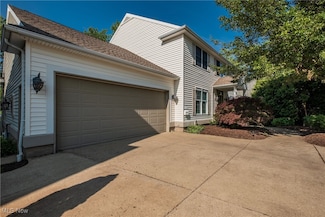 5309 S Island Dr NW, Canton, OH 44718