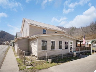 875 Highway 343, Neon, KY 41840