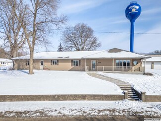 111 4th St NE, Rockford, IA 50468