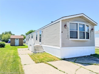 43636 Teal Cir, Clinton Township, MI 48036