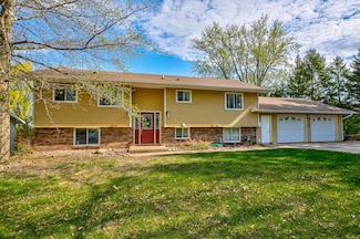 1230 Lokhorst St, Baldwin, WI 54002