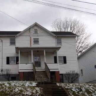 305 3rd St, Smithton, PA 15479