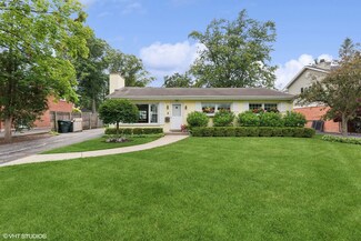 454 Mawman Ave, Lake Bluff, IL 60044