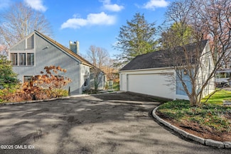 33 E Lyon Farm Dr, Greenwich, CT 06831
