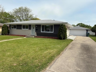 5868 Oriole Ln, Greendale, WI 53129