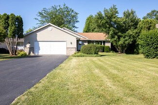 1297 Lake Summerset Rd, Davis, IL 61019