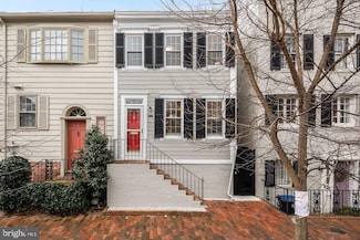 2812 Dumbarton St NW, Washington, DC 20007
