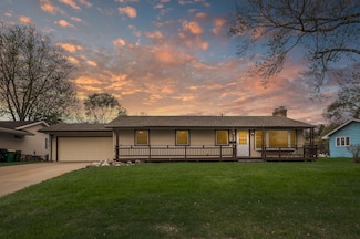 5755 Twin Lake Terrace N, Minneapolis, MN 55429