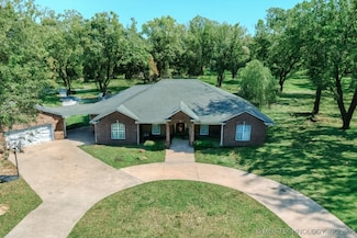 808 N E St, Eufaula, OK 74432