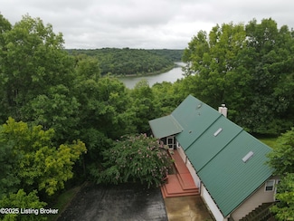 950 Lakeview Dr, Bloomfield, KY 40008