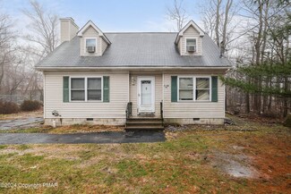 1865 Shadyside Dr, Tobyhanna, PA 18466