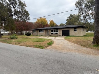307 E 5th St, Carlisle, AR 72024