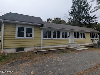 112 River Rd, Millrift, PA 18340