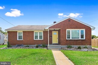 1016 E Main St, Annville, PA 17003