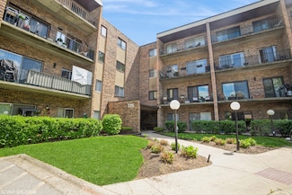 725 W Huntington Commons Rd Unit 407, Mount Prospect, IL 60056