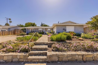 40 Almond Ave, Oak View, CA 93022