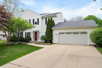 1211 Lake Park Dr, Pewaukee, WI 53072