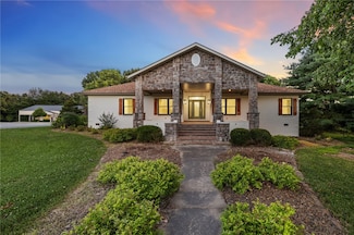 15901 N Mount Olive Rd, Gravette, AR 72736