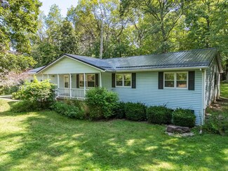 S4330 Draper St, Baraboo, WI 53913
