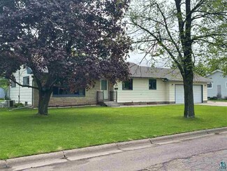 1422 10th Ave W, Ashland, WI 54806