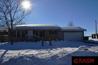910 Wolfridge Ln, Waterville, MN 56096