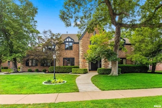 1227 W Wexford Place, Peoria, IL 61615