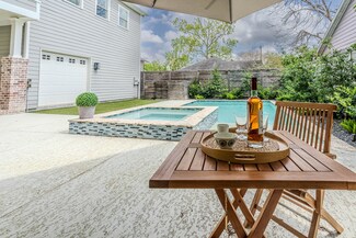 808 Merrill St, Houston, TX 77009