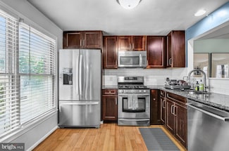 829 N 4th St, Philadelphia, PA 19123