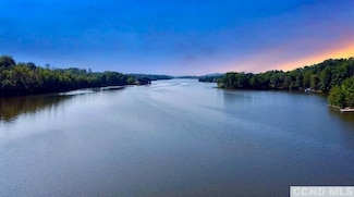 24 Famous Author Cir, Coxsackie, NY 12015