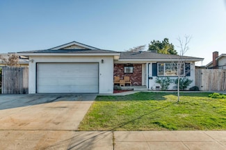 630 W Pat Dr, Clovis, CA 93612