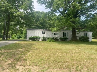 11 Locust St, Salisbury, MA 01952