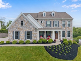 686 Country Club Dr, Pittsburgh, PA 15228