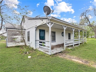 908 S Main St, Bremond, TX 76629