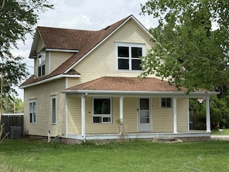407 W 2nd St, Hershey, NE 69143