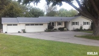 3900 John Deere Pkwy, East Moline, IL 61244