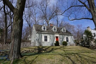 1112 Edgehill Dr, Madison, WI 53705