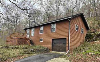 2327 Pole Line Rd, Decorah, IA 52101