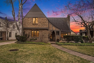 1138 E Wayne St S, South Bend, IN 46615