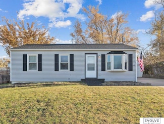 7653 S 41st St, Bellevue, NE 68147