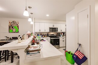 1140 NE 191st St Unit 16, Miami, FL 33179