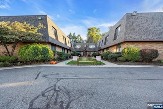 164 Diamond Bridge Ave Unit 18, Hawthorne, NJ 07506