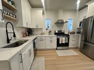633 E 8th St Unit 3, Boston, MA 02127