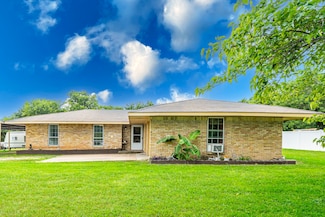2034 Twin Oaks Dr, Midlothian, TX 76065