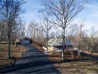 415 N Roosevelt Dr, Leavenworth, IN 47137
