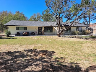 210 Davis Rd, Granbury, TX 76049
