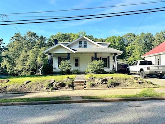 339 Edgewood St, Paris, TN 38242