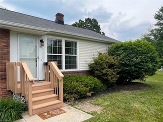 438 North St Unit 7B, Chardon, OH 44024