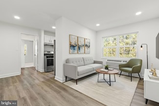 2237 Farrington Ave Unit 6-204, Alexandria, VA 22303